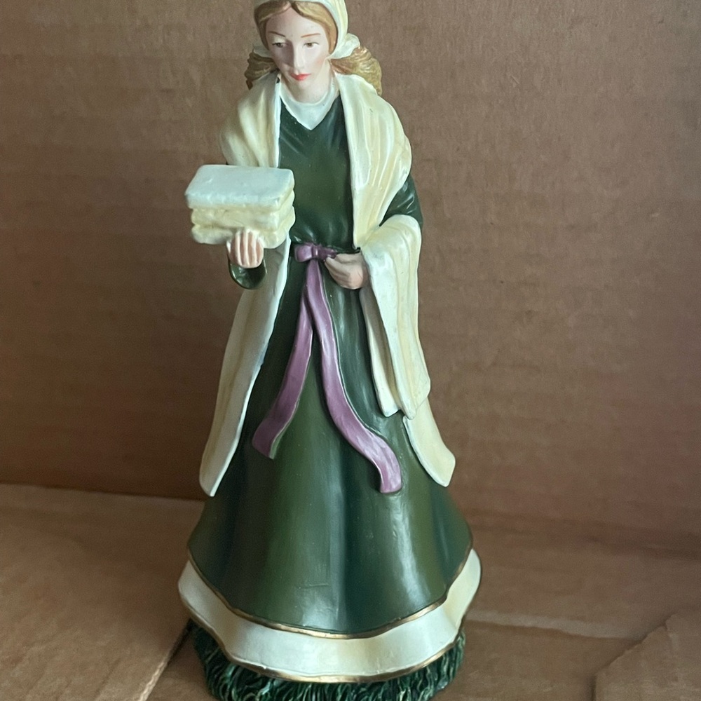 Thomas Kinkade 'Dedicated Hostess' Green and Gold Figurine